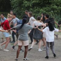 Danses dans l'écolieu du Campus de la Transition